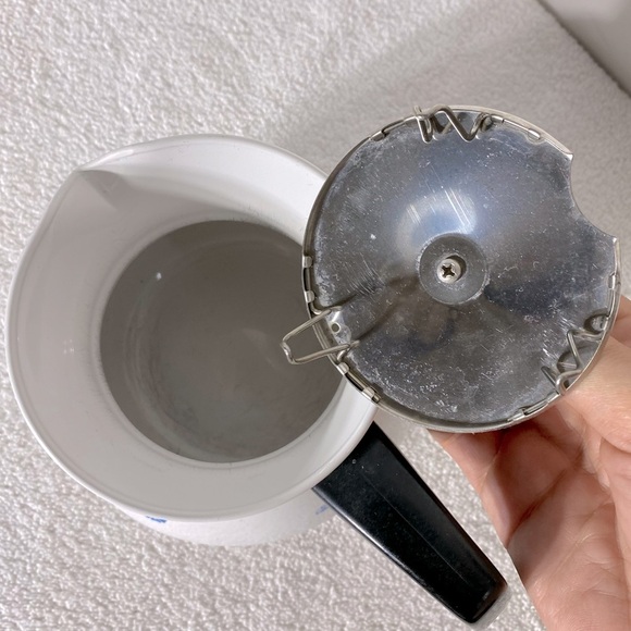 Vintage Corningware Blue Cornflower 6 Cup Teapot - Picture 9 of 11